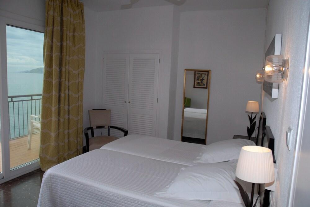 Hotel Grifeu Llança Zewnętrze zdjęcie
